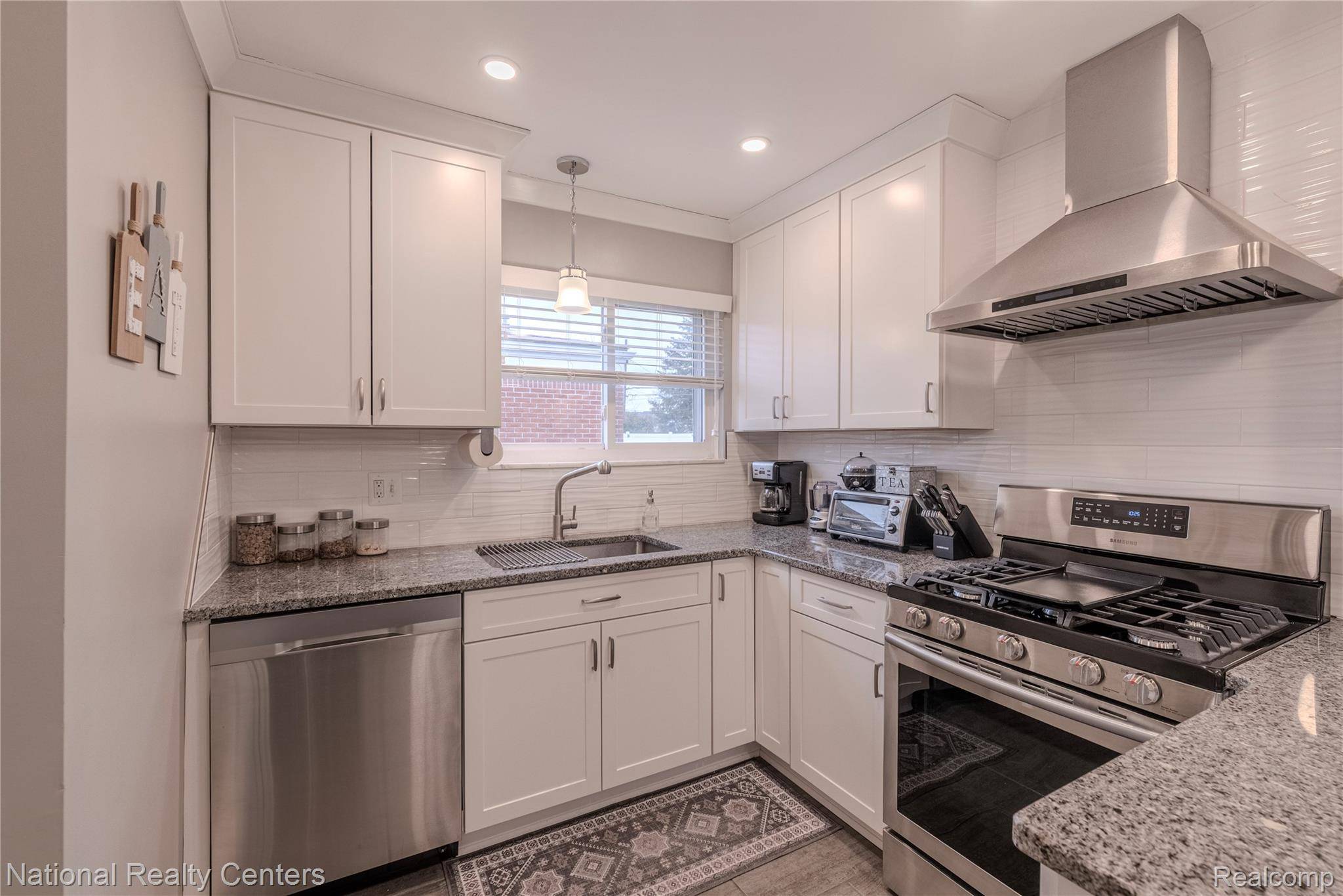 Warren, MI 48092,4760 Red Maple DR