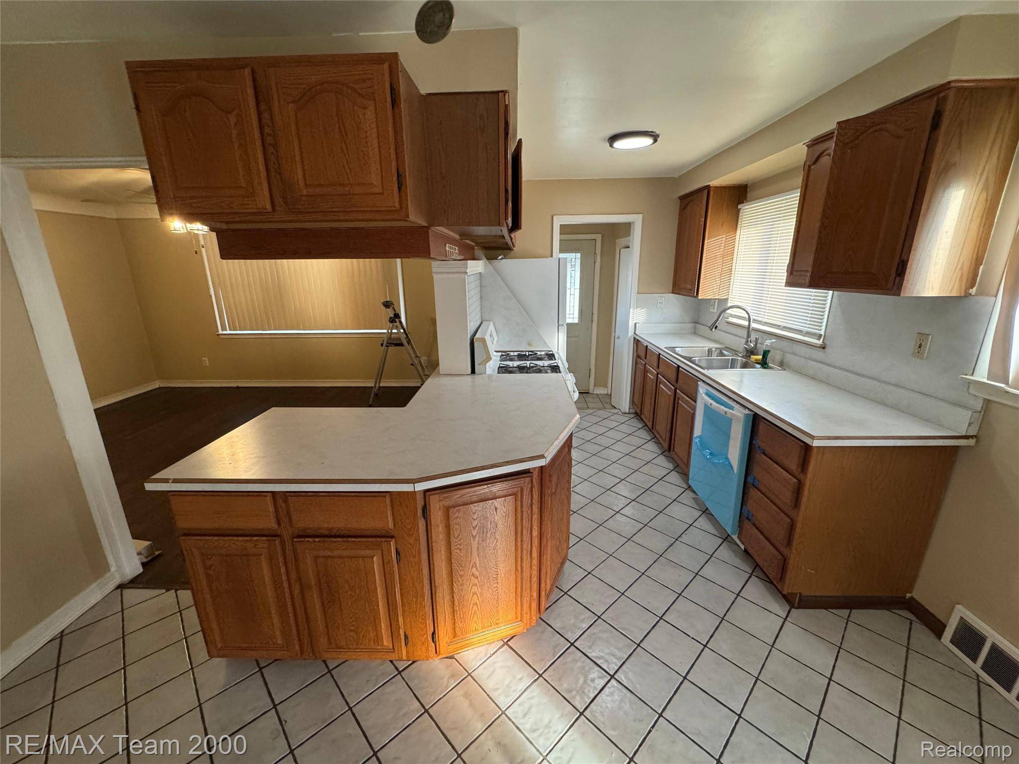 Dearborn Heights, MI 48127,8401 Nightingale ST