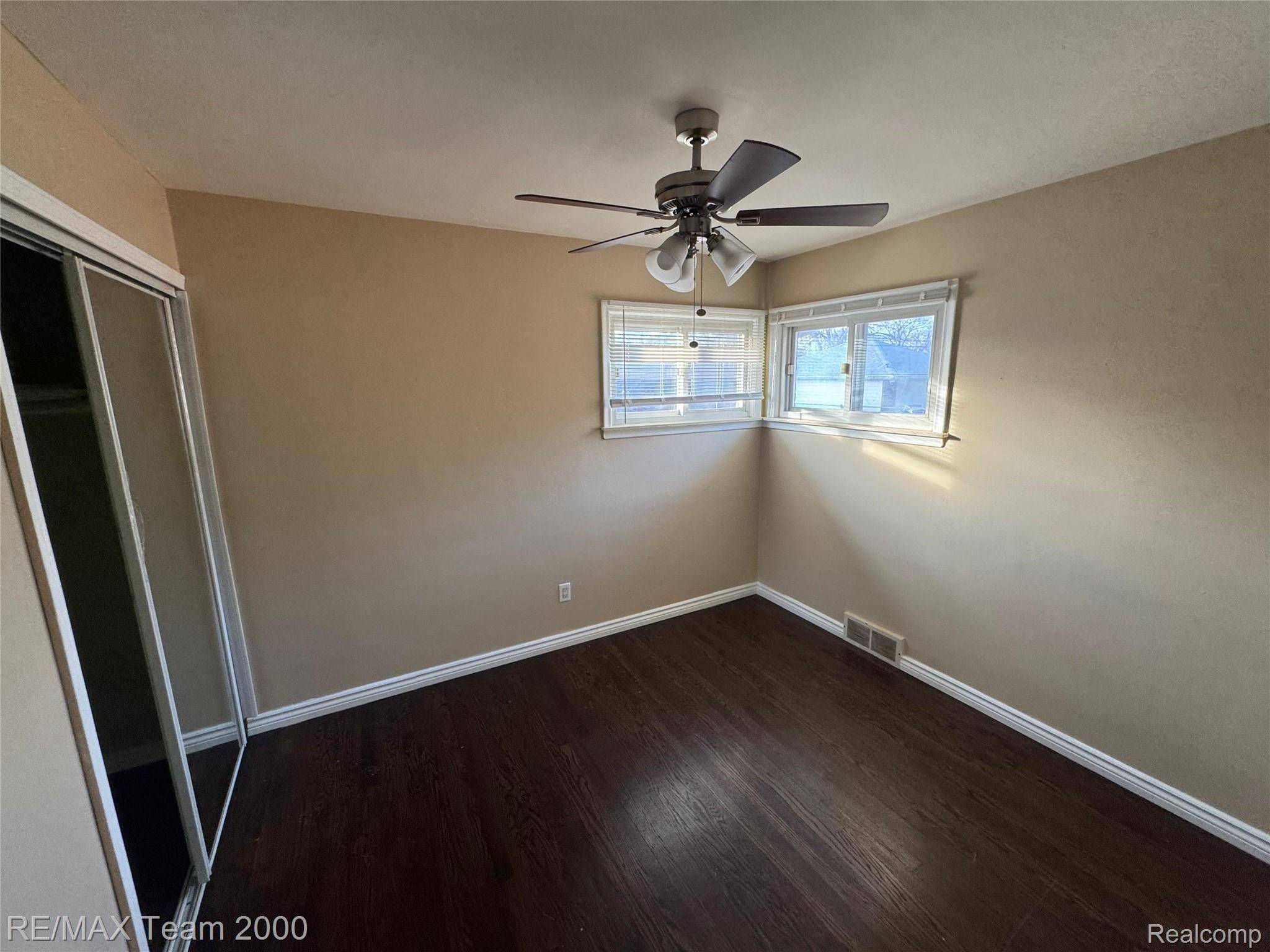 Dearborn Heights, MI 48127,8401 Nightingale ST