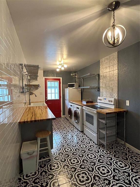 Dallas, TX 75235,5030 N Hall Street #C