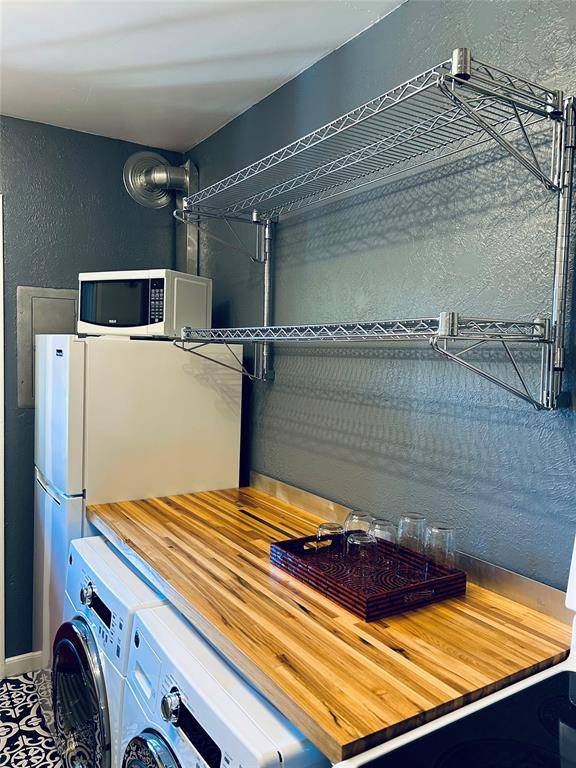 Dallas, TX 75235,5030 N Hall Street #C