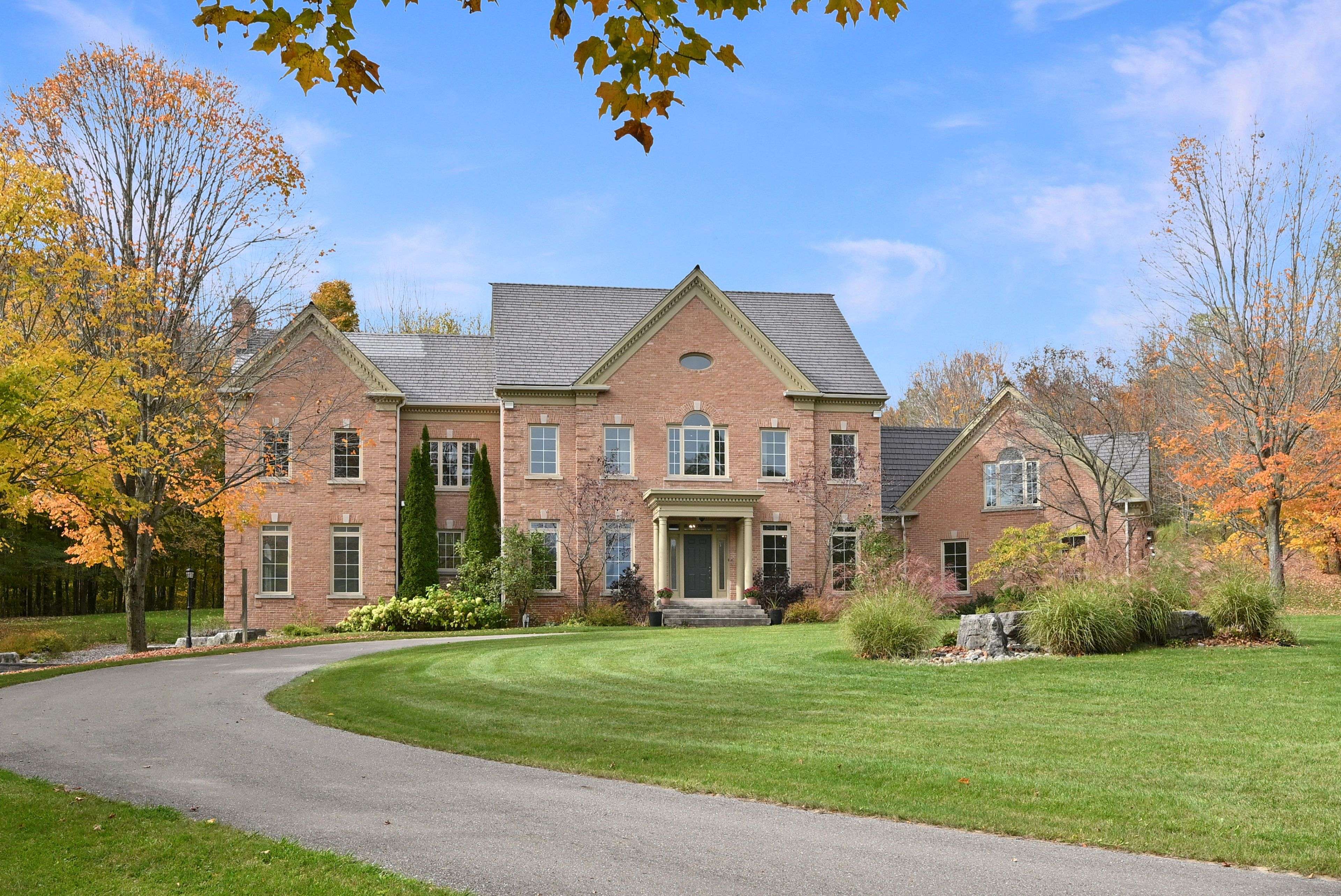 Caledon, ON L7K 2P3,12 Flaherty LN