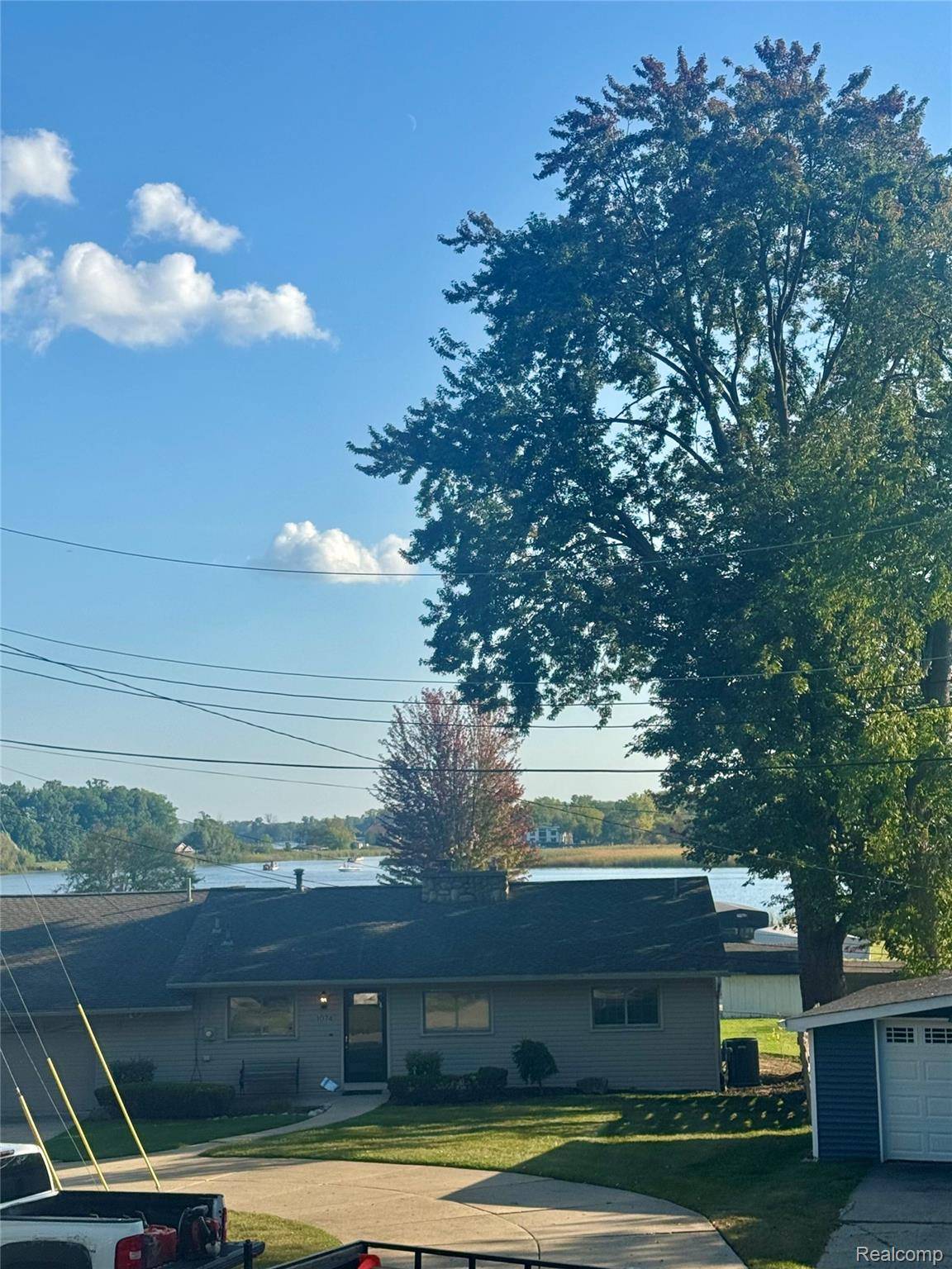 Waterford, MI 48328,1071 Pelham BLVD