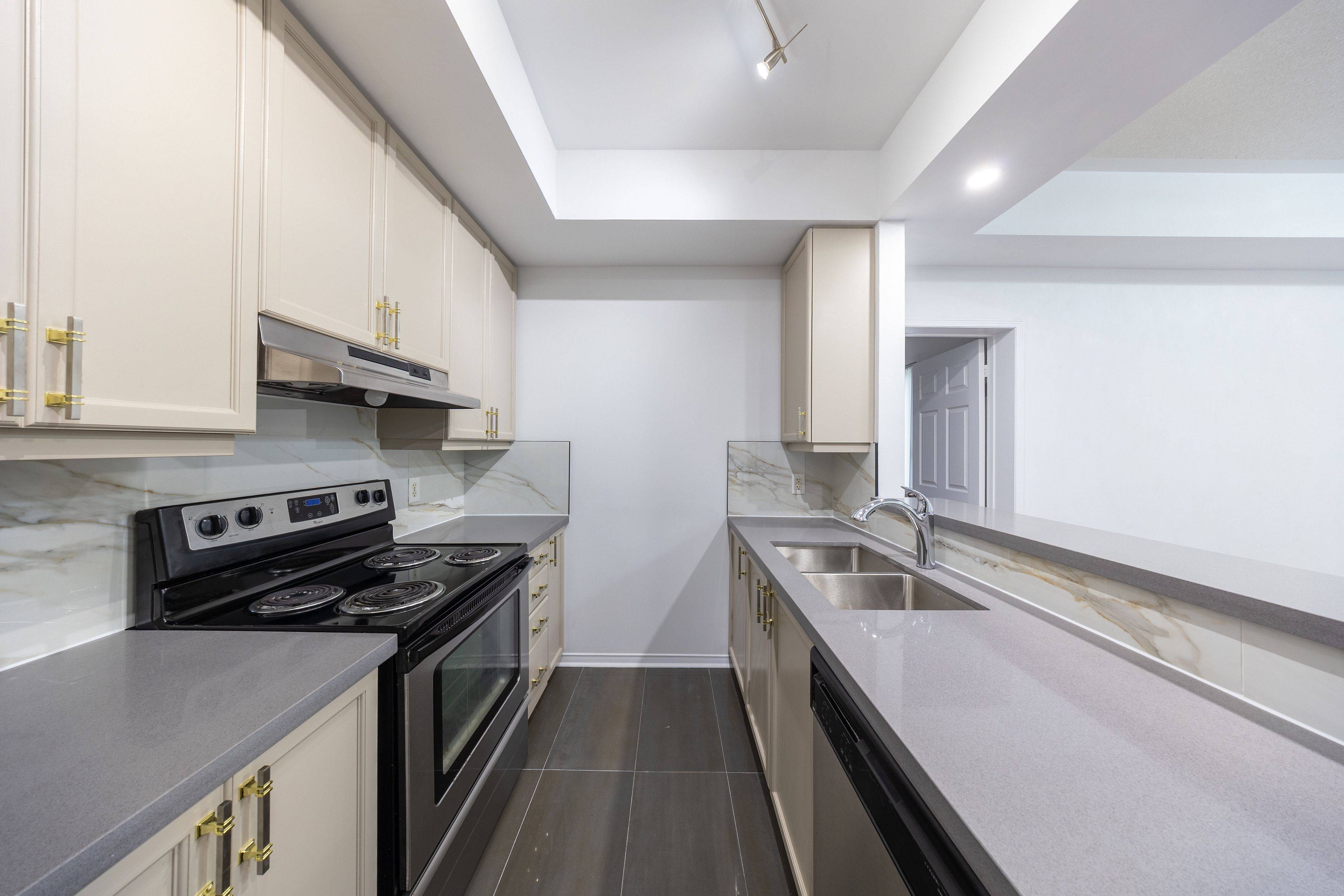 Mississauga, ON L5M 0P4,5035 Oscar Peterson BLVD #114