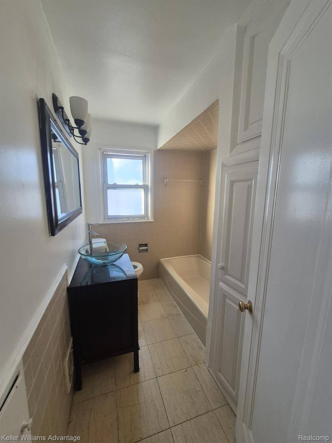 Harper Woods, MI 48225,20032 Elkhart ST