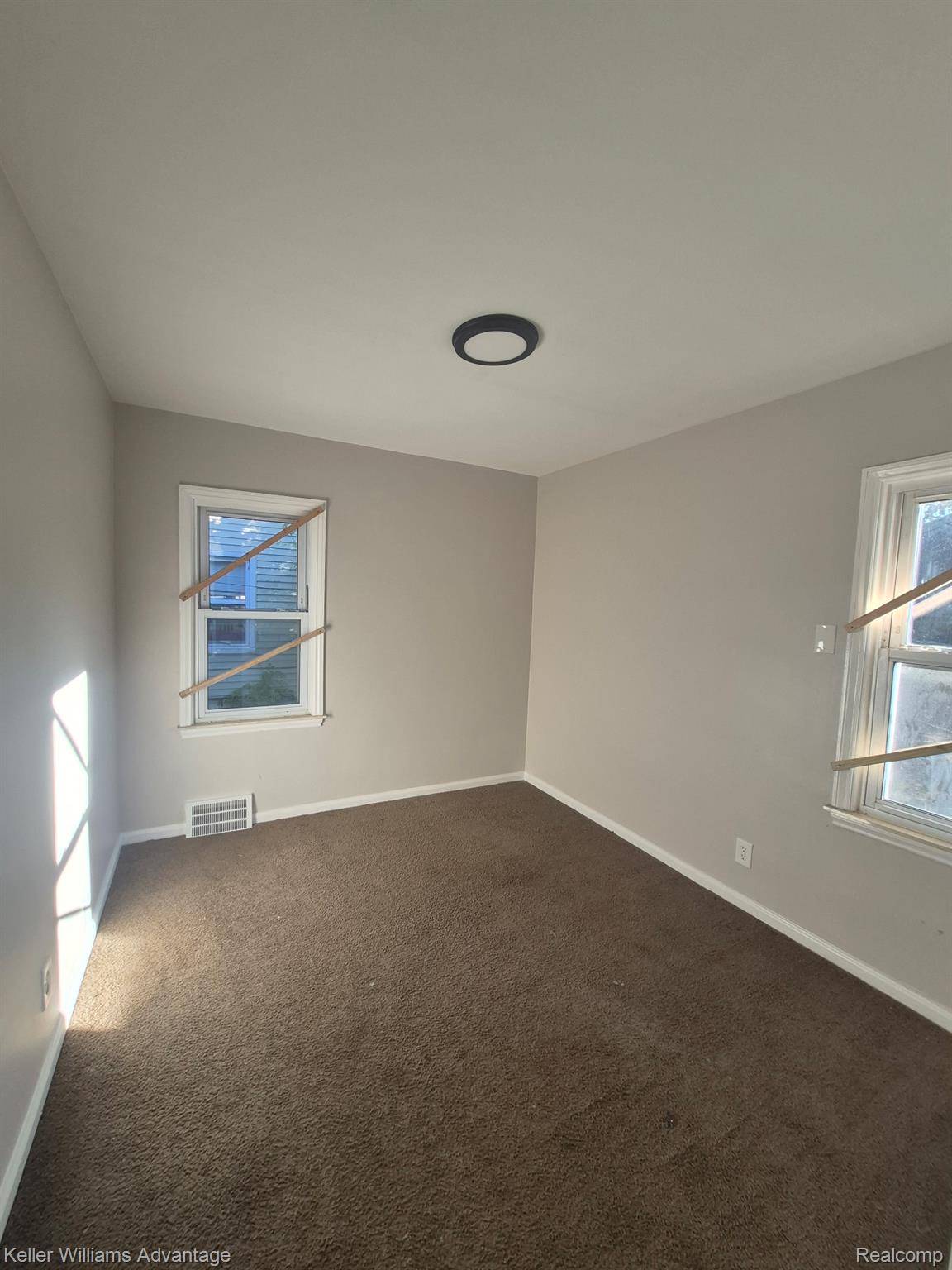 Harper Woods, MI 48225,20032 Elkhart ST