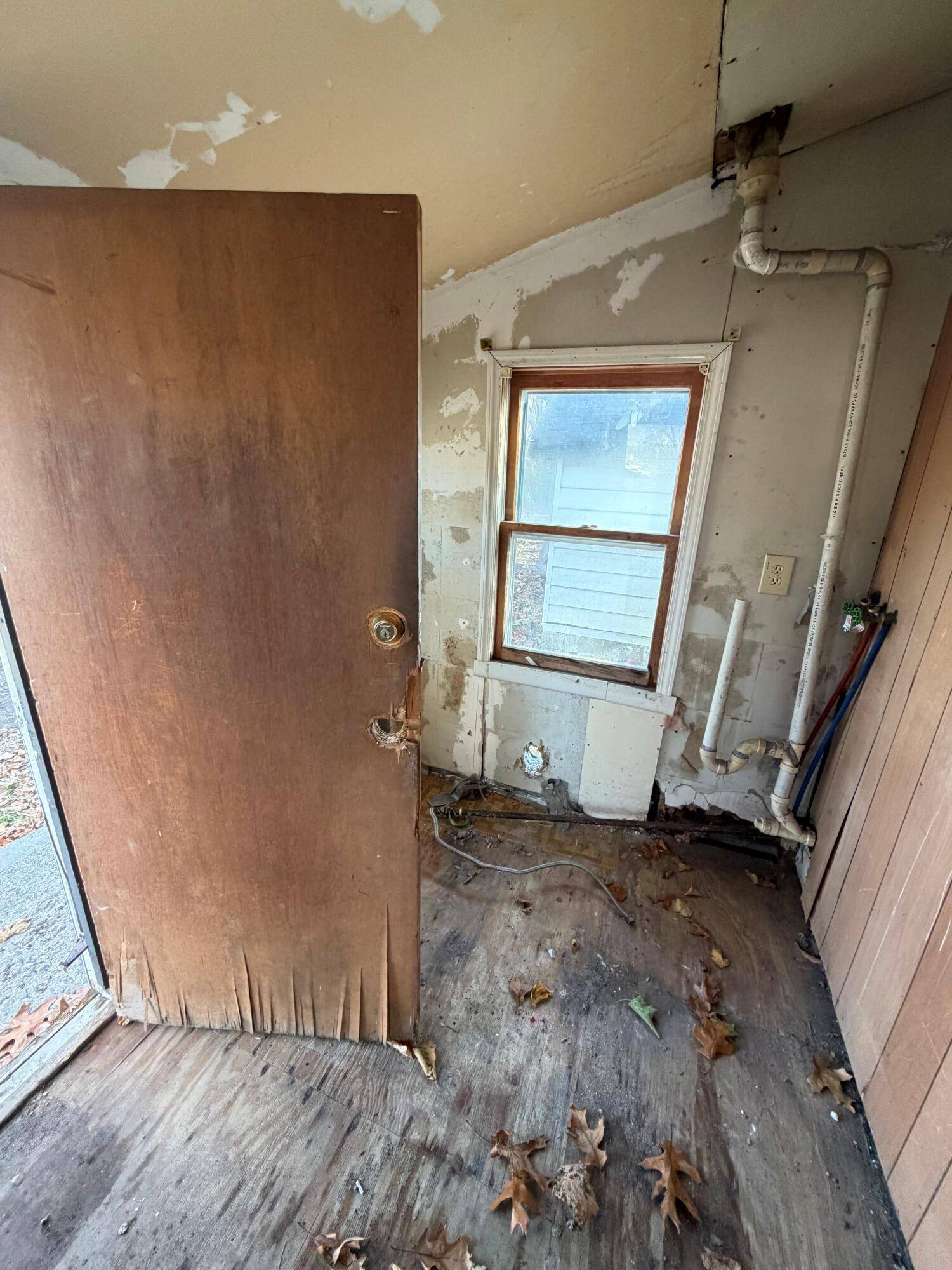 Benton Harbor, MI 49022,1626 Territorial RD