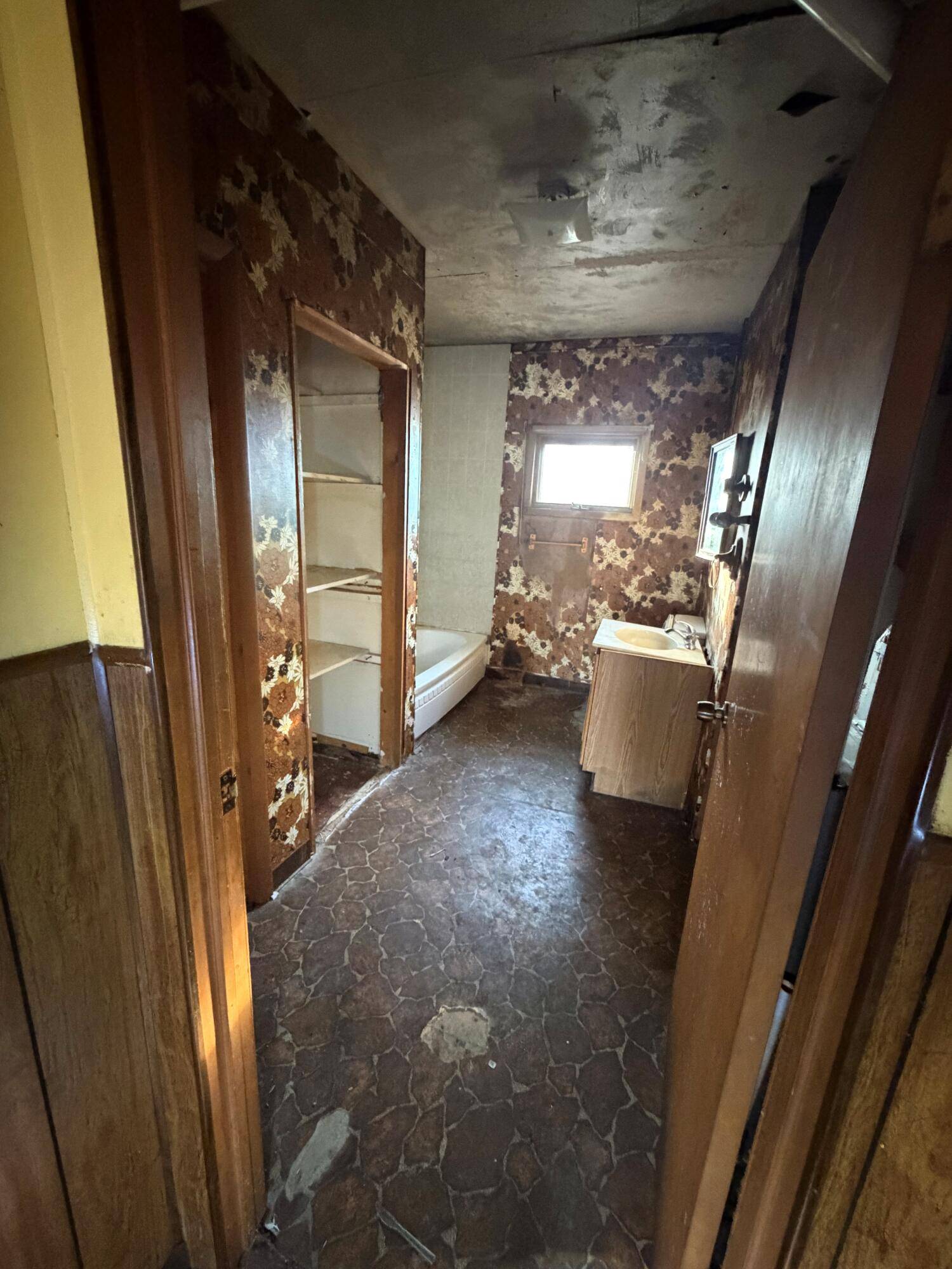 Benton Harbor, MI 49022,1626 Territorial RD