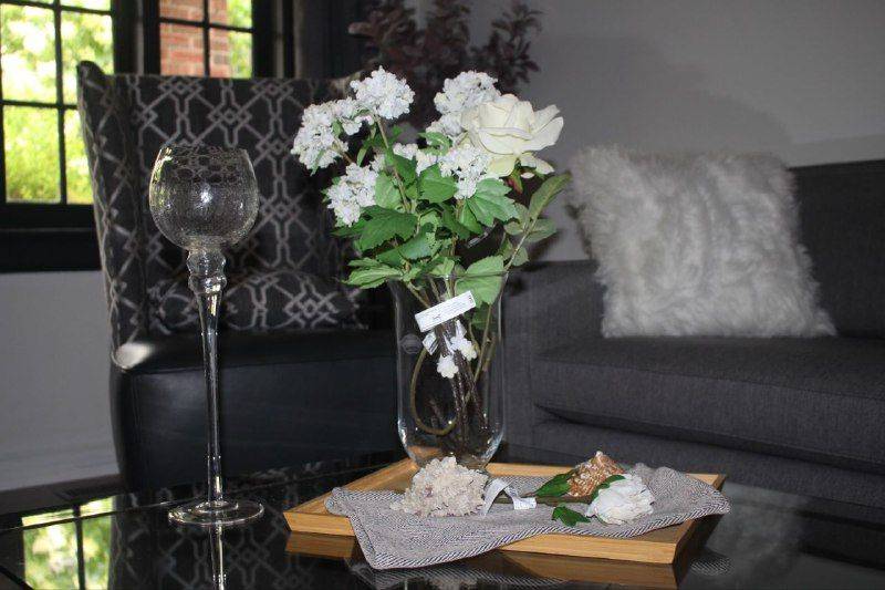 Toronto C10, ON M4P 2A7,50 Sherwood AVE