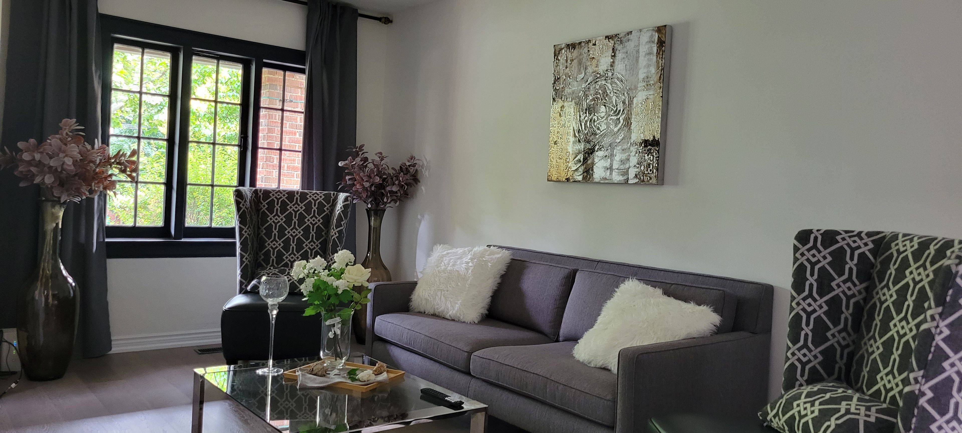 Toronto C10, ON M4P 2A7,50 Sherwood AVE