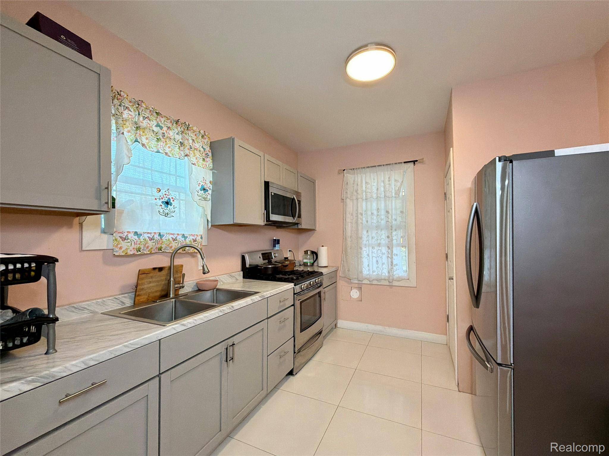 Detroit, MI 48210,5676 Hartford ST