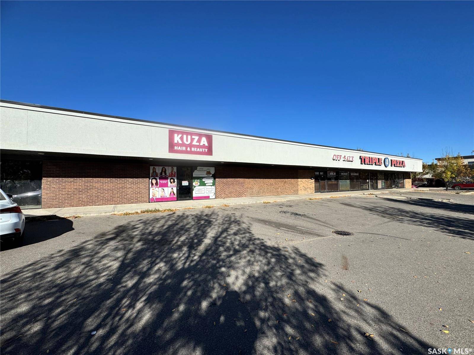 Regina, SK S4N 0R3,708 Victoria AVENUE #A