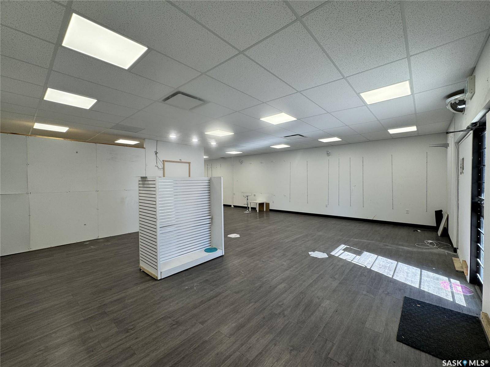 Regina, SK S4N 0R3,708 Victoria AVENUE #A