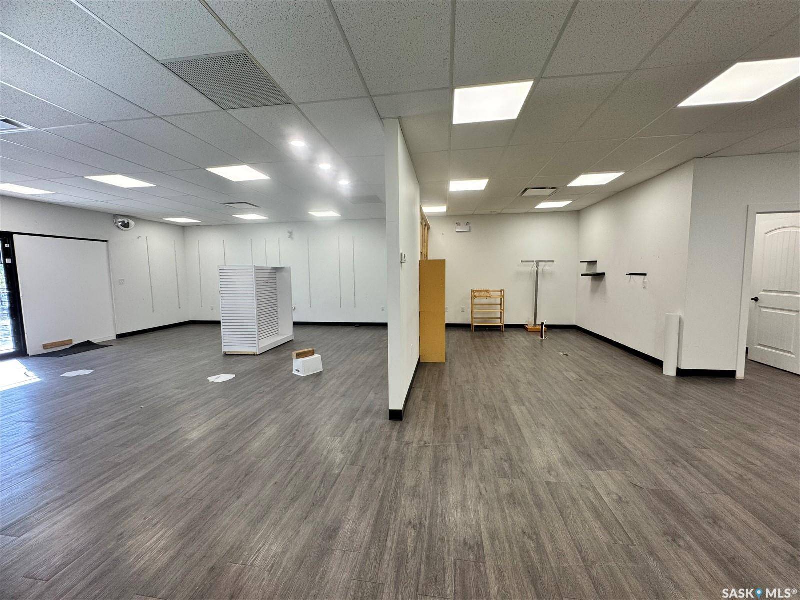 Regina, SK S4N 0R3,708 Victoria AVENUE #A