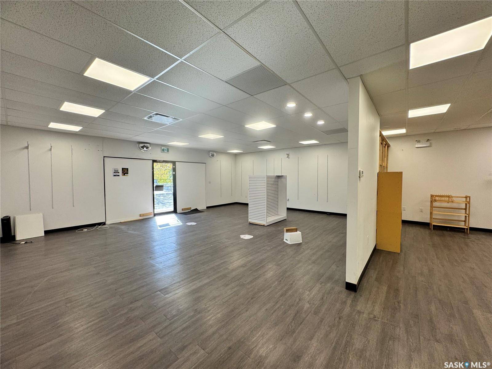 Regina, SK S4N 0R3,708 Victoria AVENUE #A