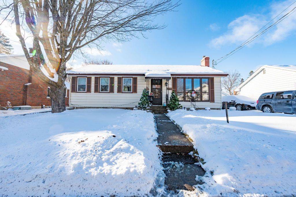 Renfrew, ON K7V 2T5,144 Opeongo RD