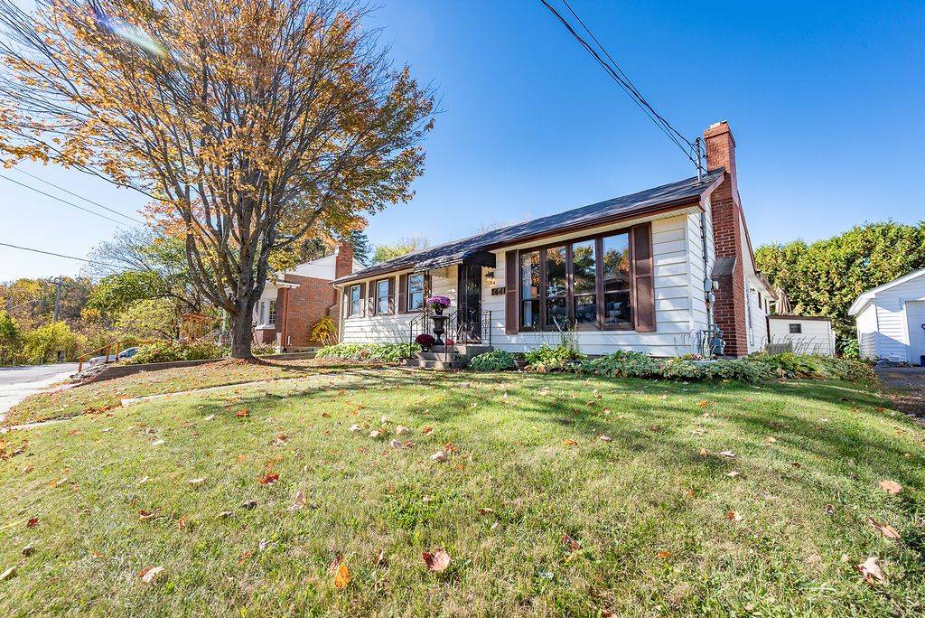 Renfrew, ON K7V 2T5,144 Opeongo RD