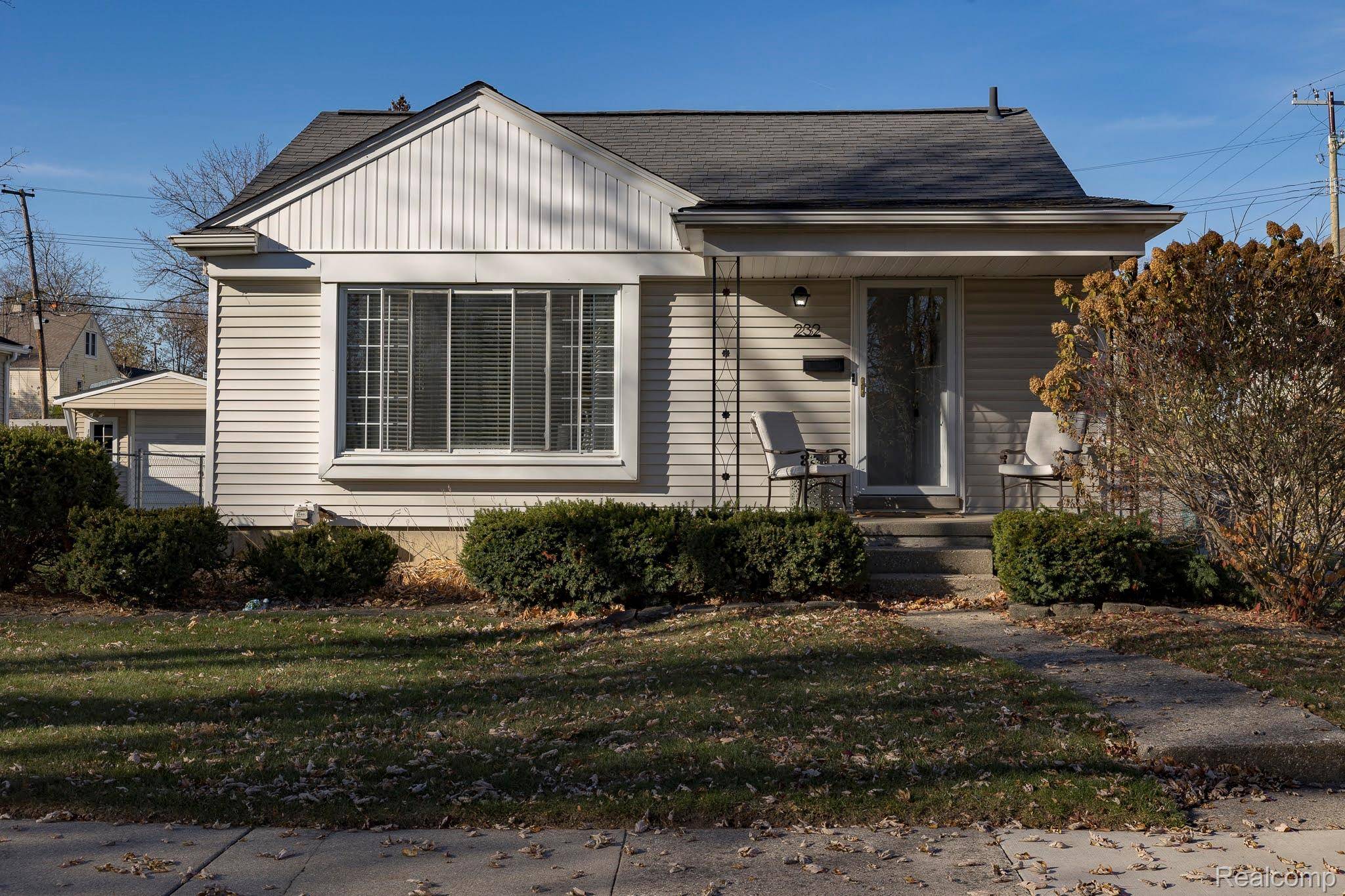 Clawson, MI 48017,232 S Manitou AVE