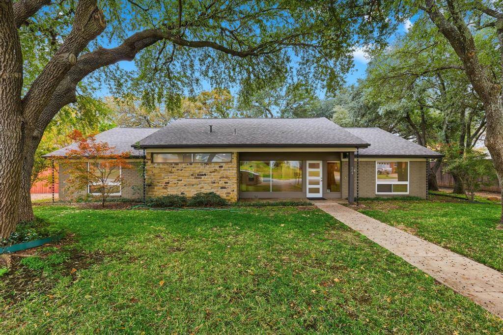 Bedford, TX 76022,604 Donna Lane