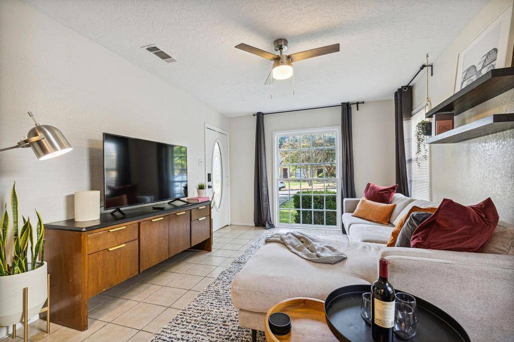 Dallas, TX 75211,2435 W 10th Street