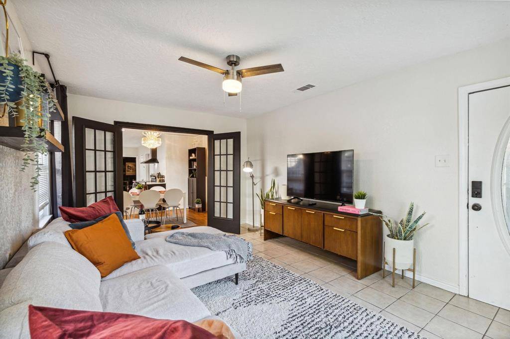 Dallas, TX 75211,2435 W 10th Street