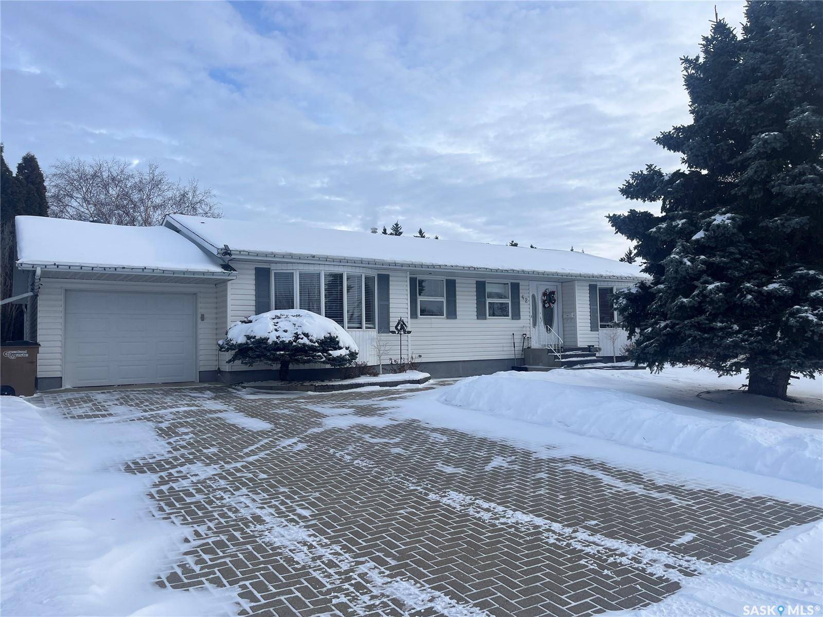 Wadena, SK S0A 4J0,42 7th STREET NE