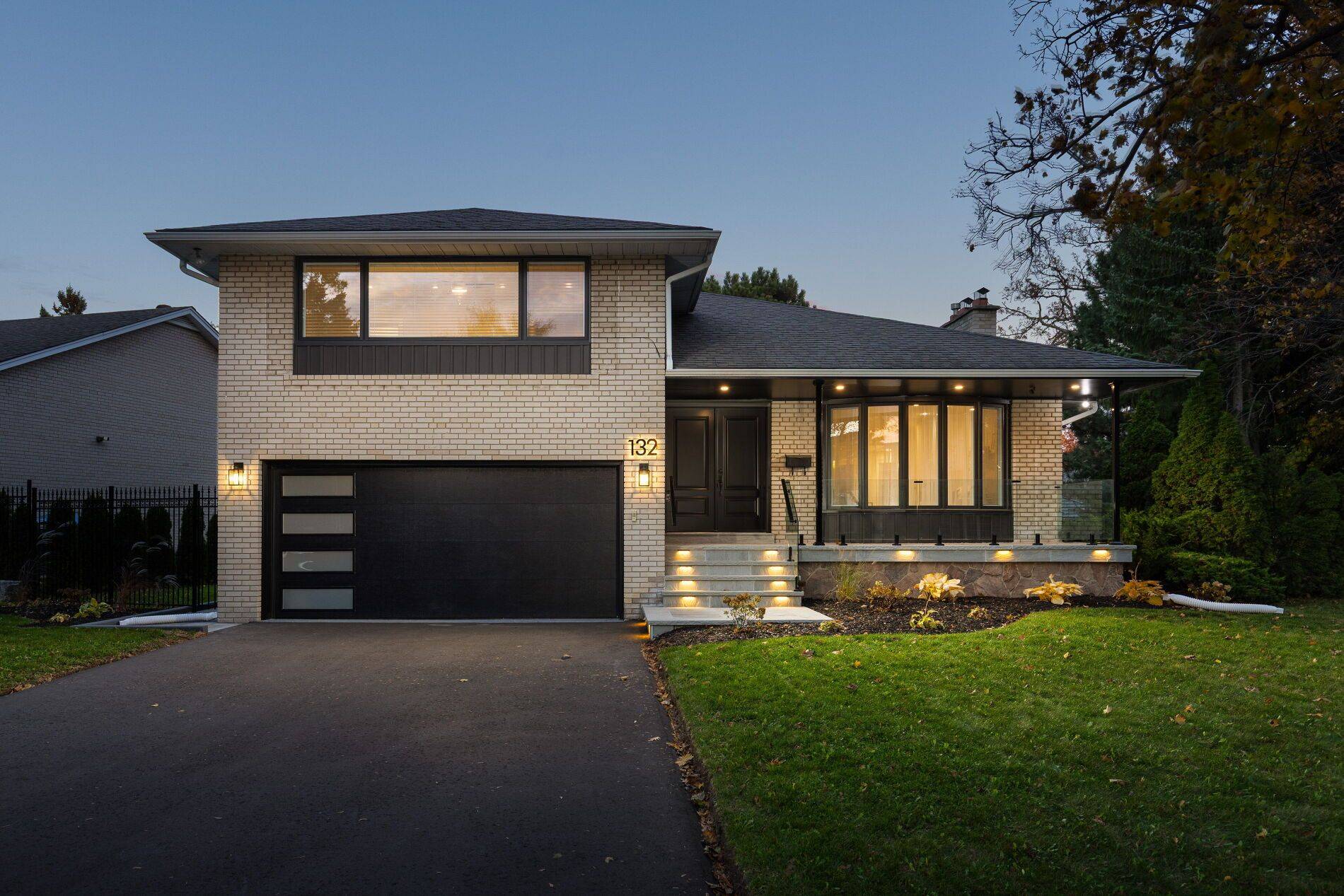 Toronto W08, ON M9A 2R6,132 Princess Anne CRES