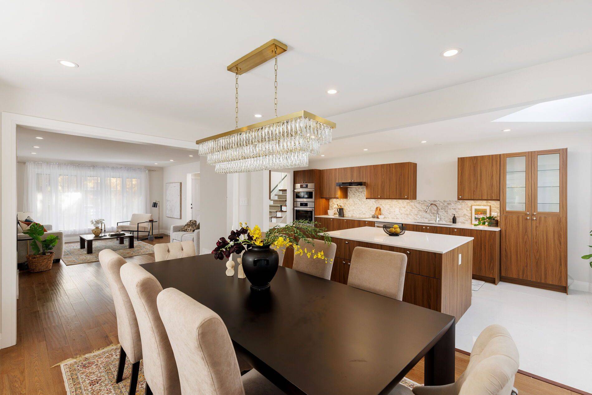 Toronto W08, ON M9A 2R6,132 Princess Anne CRES