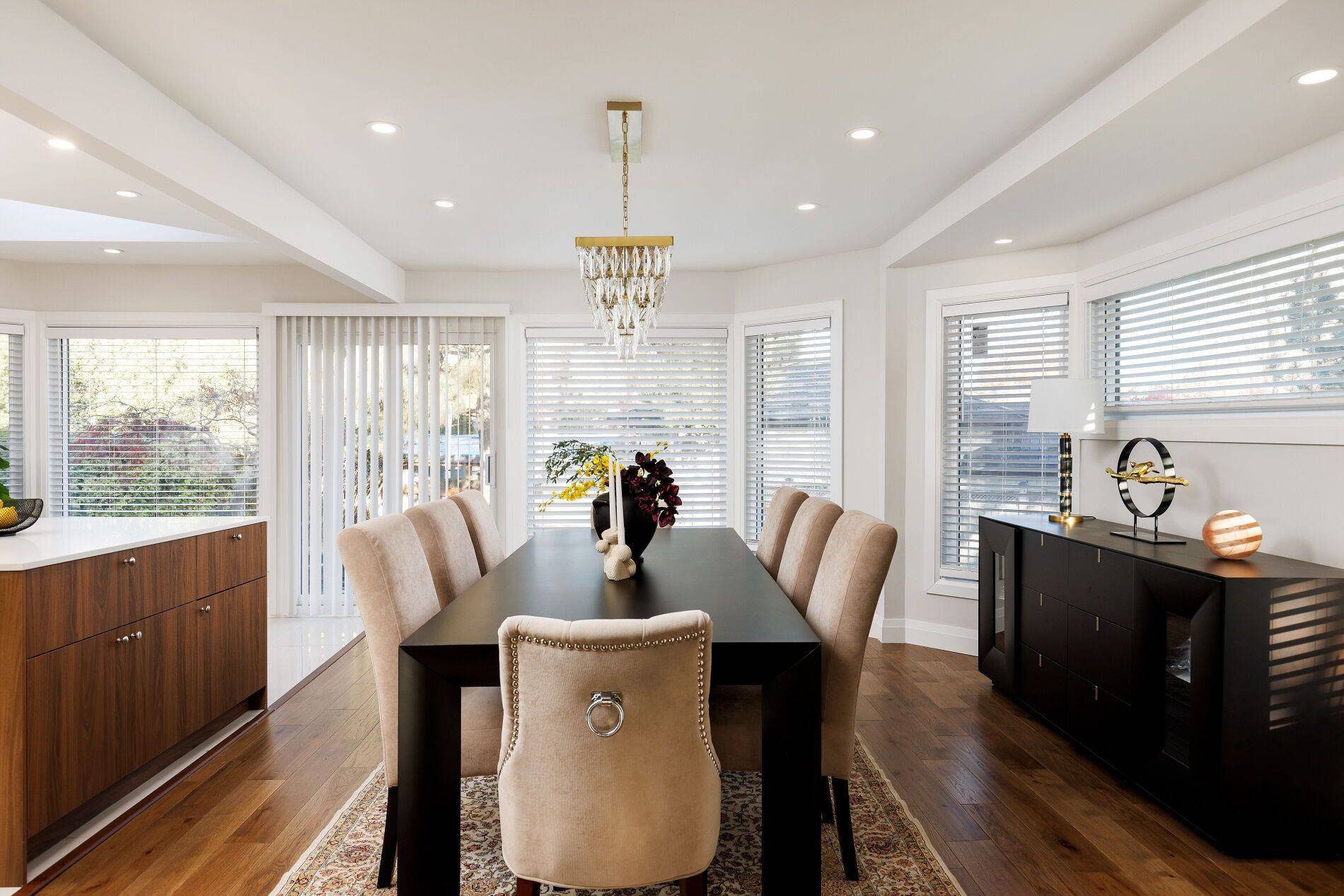 Toronto W08, ON M9A 2R6,132 Princess Anne CRES