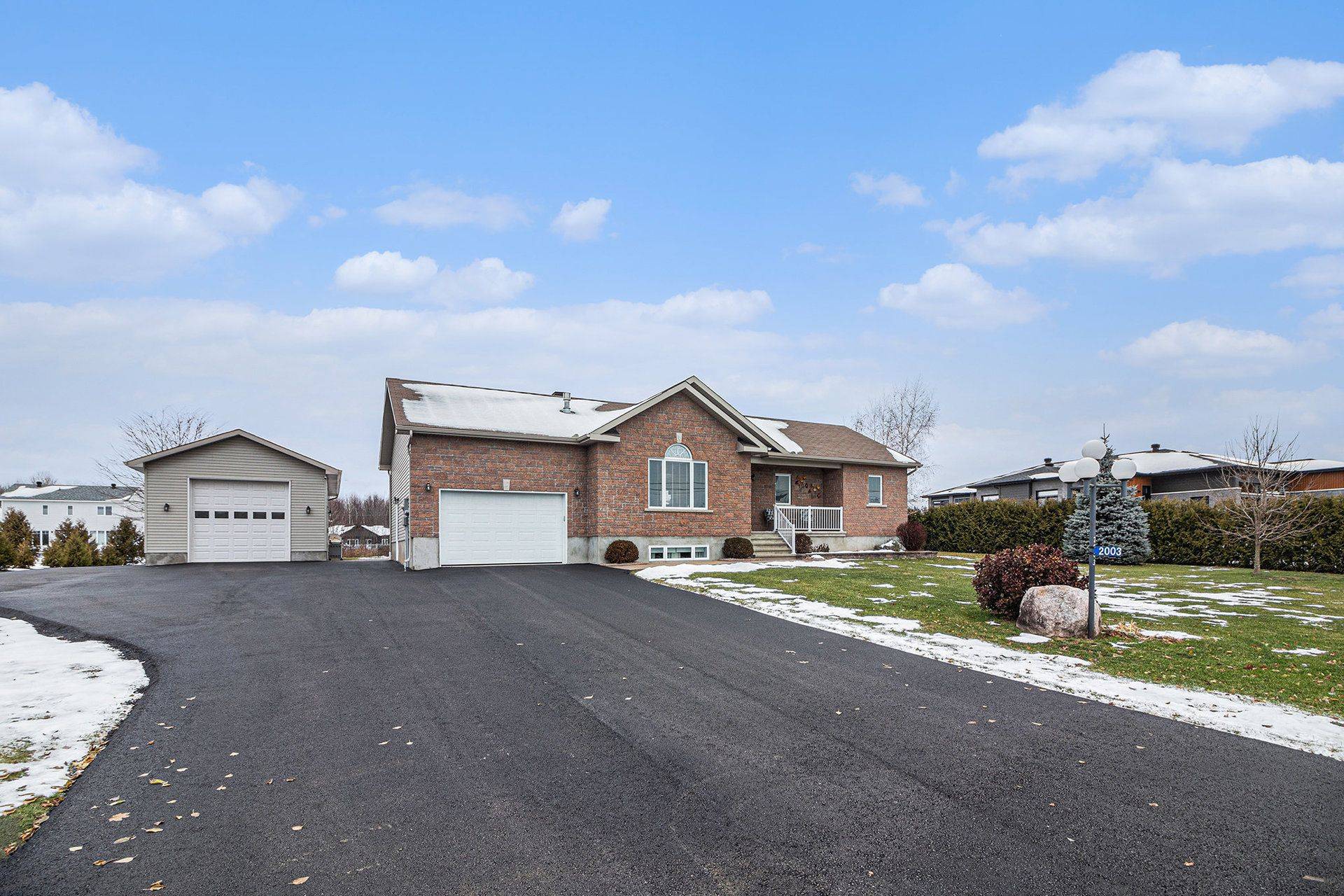 Orleans - Cumberland And Area, ON K0A 3H0,2003 Farisita DR