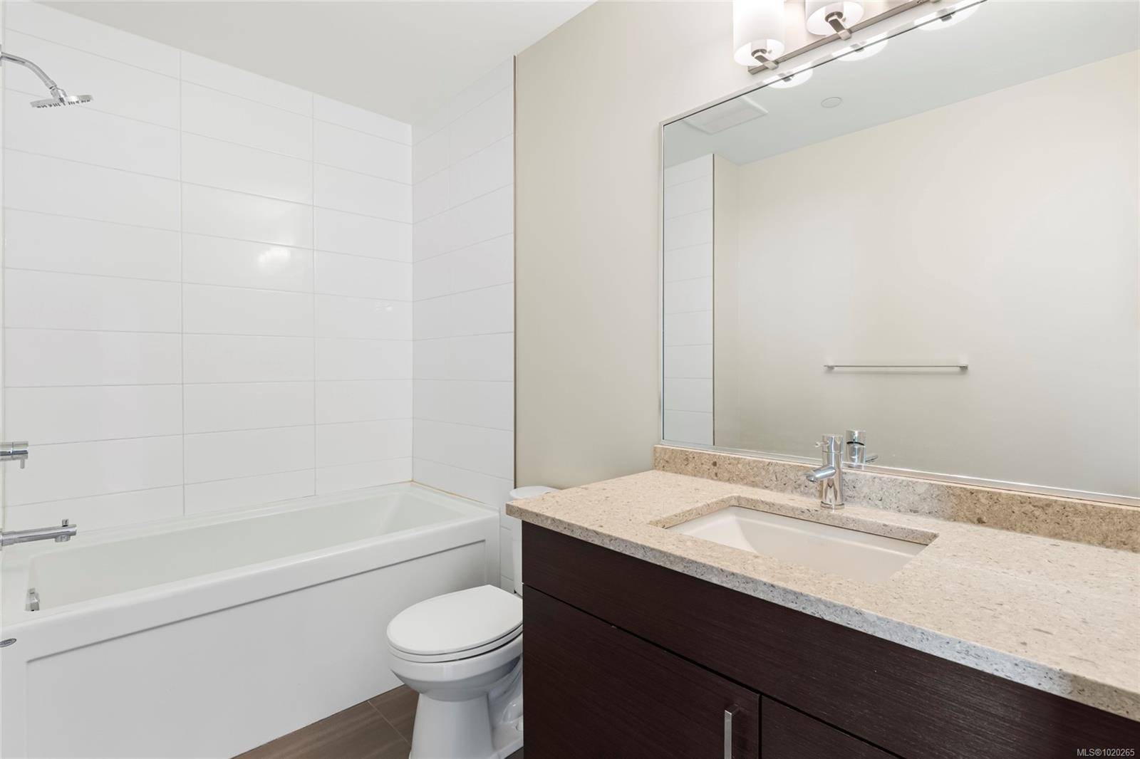 Saanich, BC V8N 0B6,4000 Shelbourne St #413