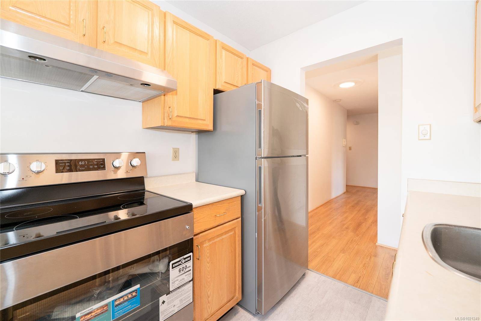 Saanich, BC V8P 4K7,1680 Poplar Ave #218