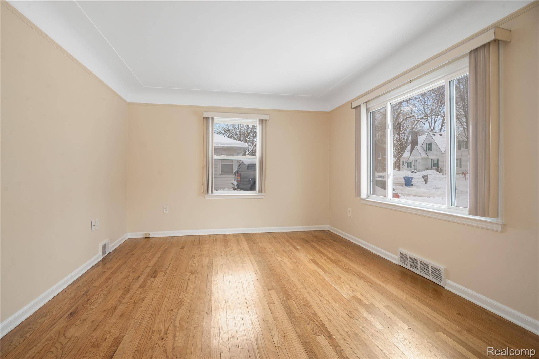 Waterford, MI 48328,242 Preston AVE