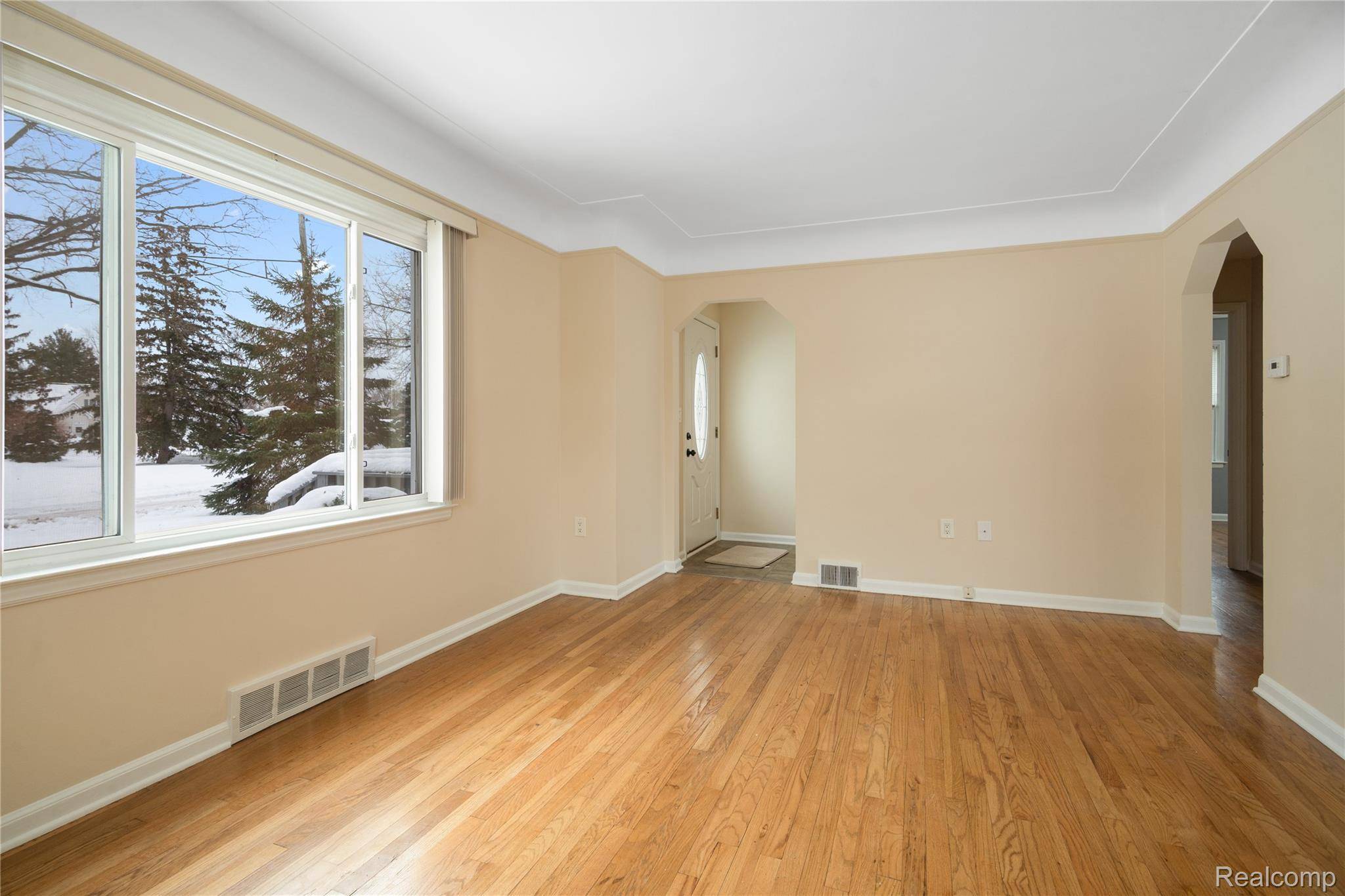 Waterford, MI 48328,242 Preston AVE