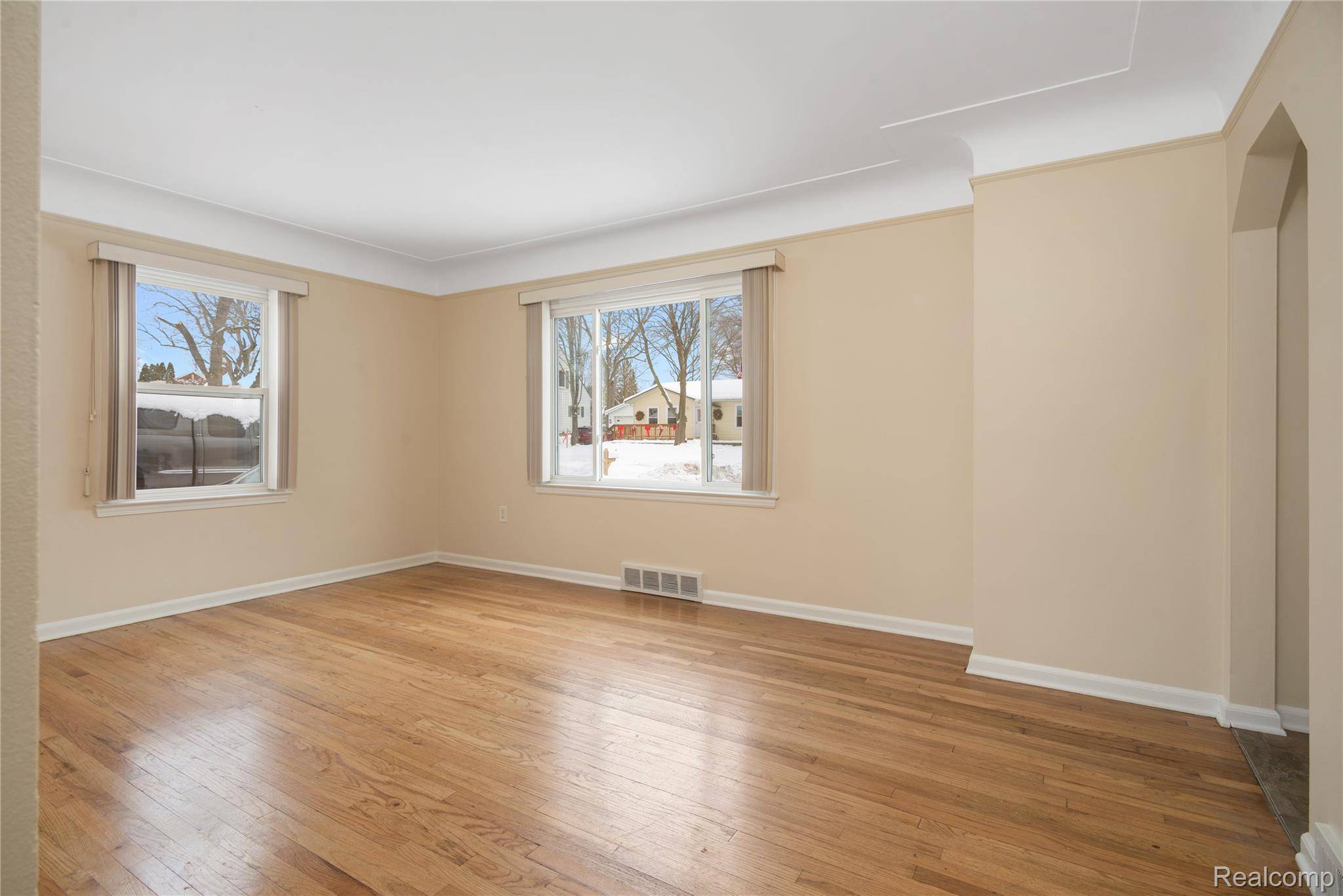 Waterford, MI 48328,242 Preston AVE