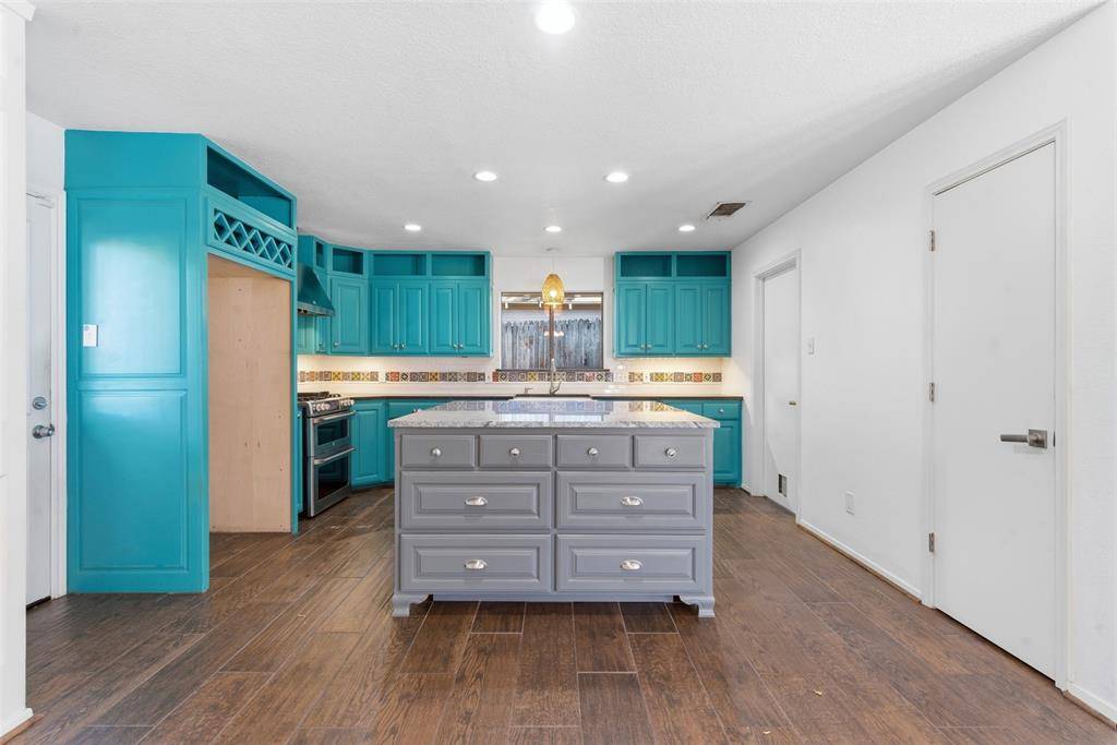 Fort Worth, TX 76110,2201 Mistletoe Boulevard