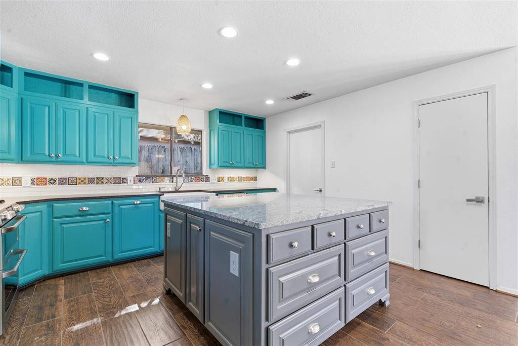 Fort Worth, TX 76110,2201 Mistletoe Boulevard