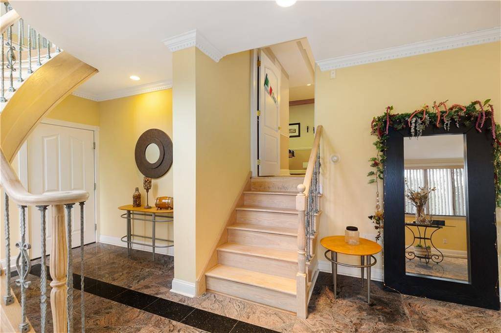 Staten  Island, NY 10304,16 Diana Trail