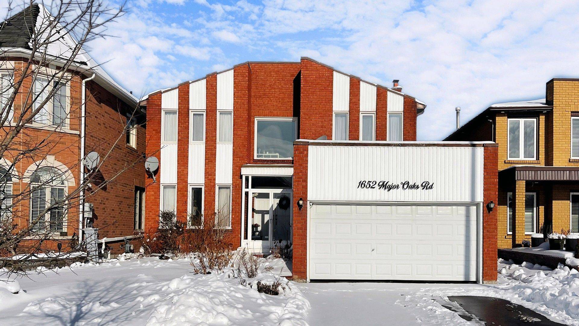 Pickering, ON L1X 1Y9,1652 Major Oaks RD