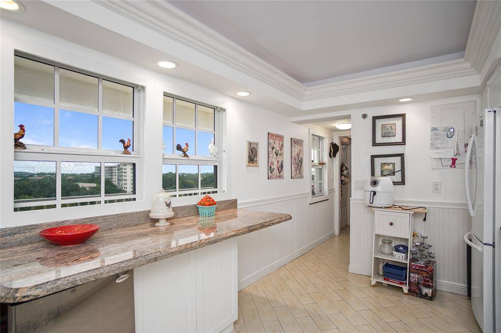 Pompano Beach, FL 33069,3510 Oaks Way #802