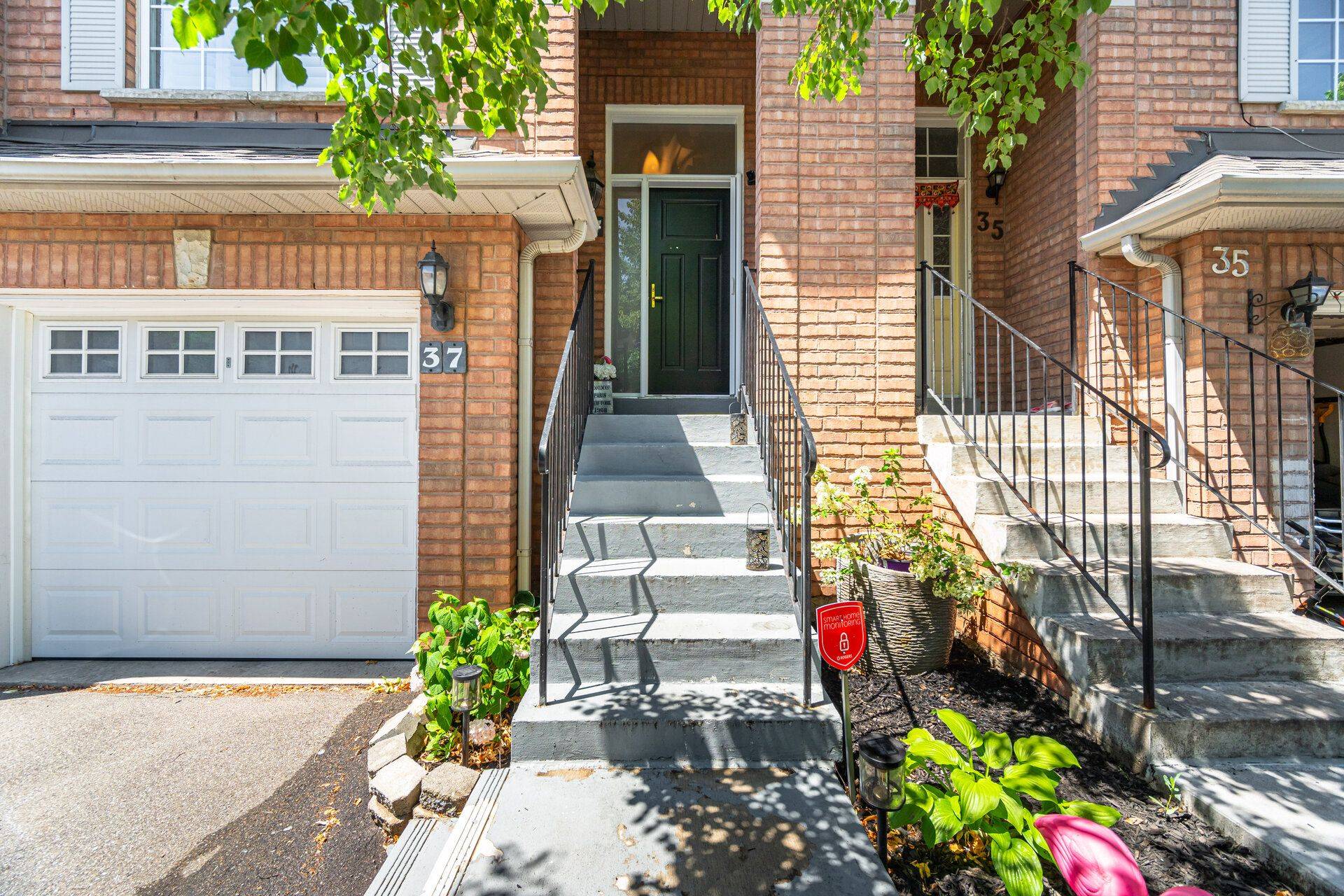170 Havelock DR #37, Brampton, ON L6W 4T3