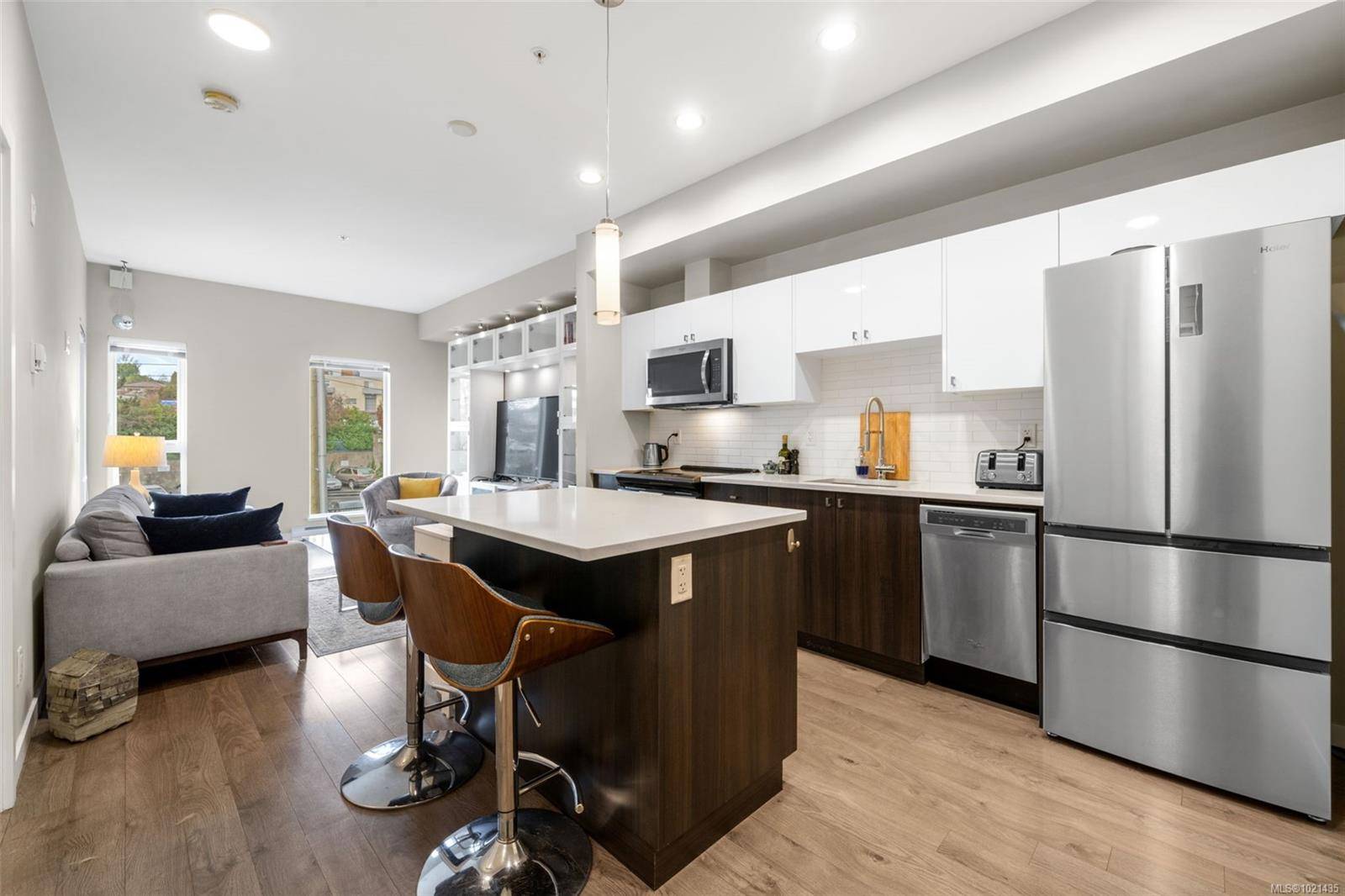 Victoria, BC V9A 0G5,767 Tyee Rd #404