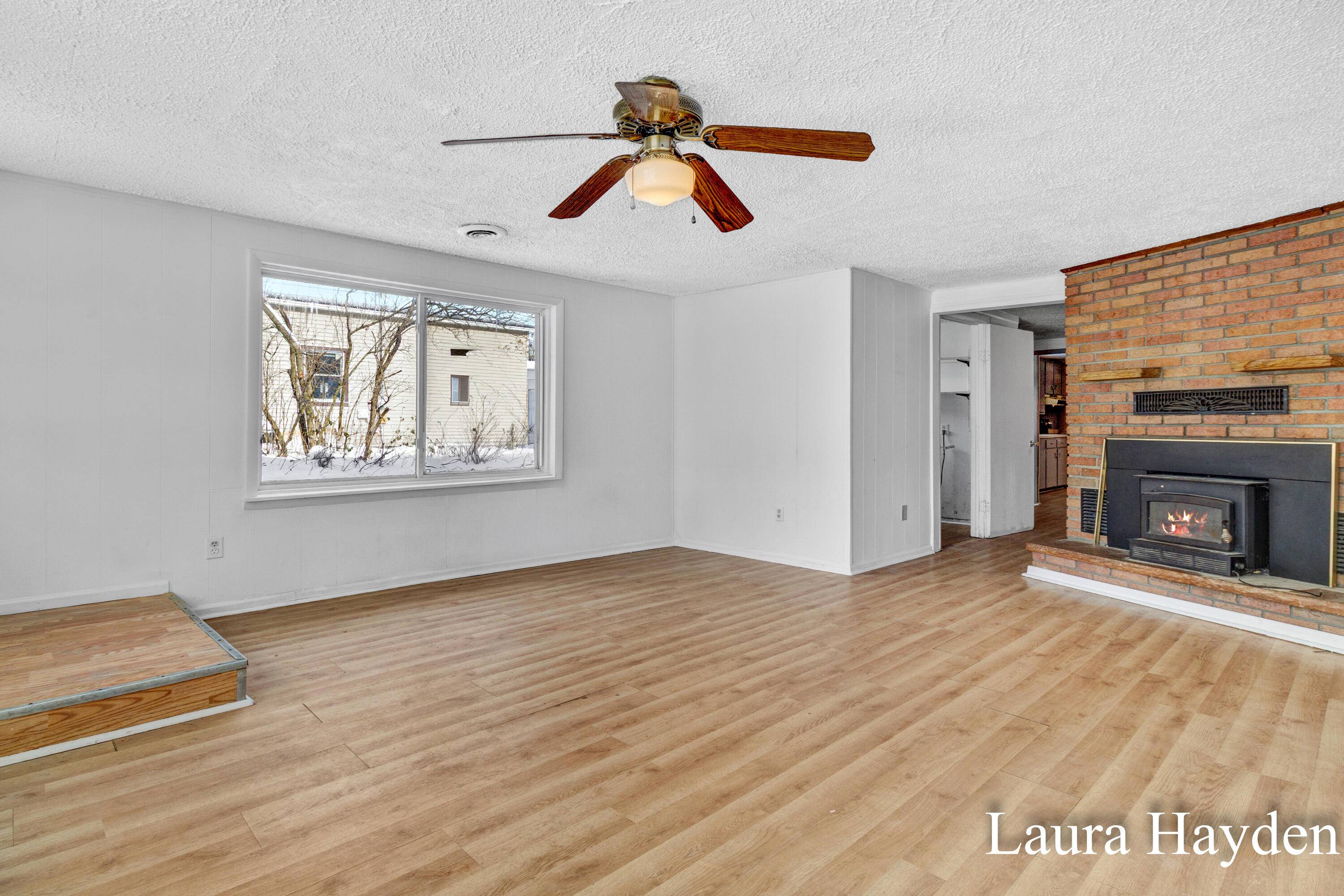 Edmore, MI 48829,525 S 1st ST