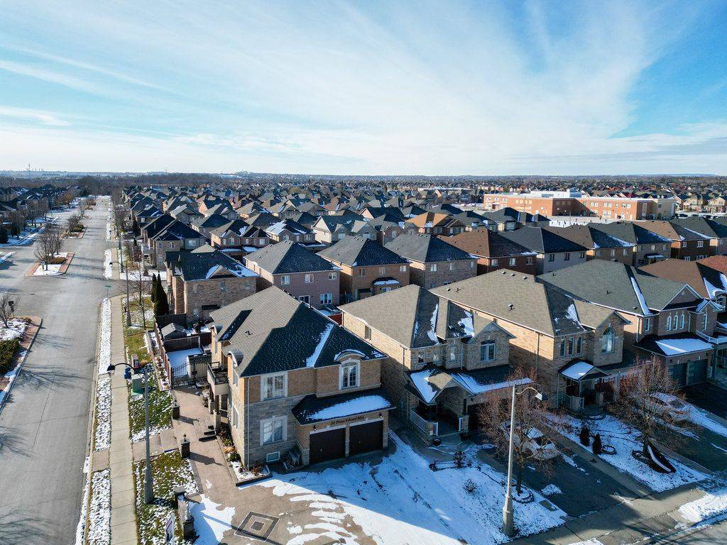 Brampton, ON L6P 2N8,24 Prince Edward BLVD