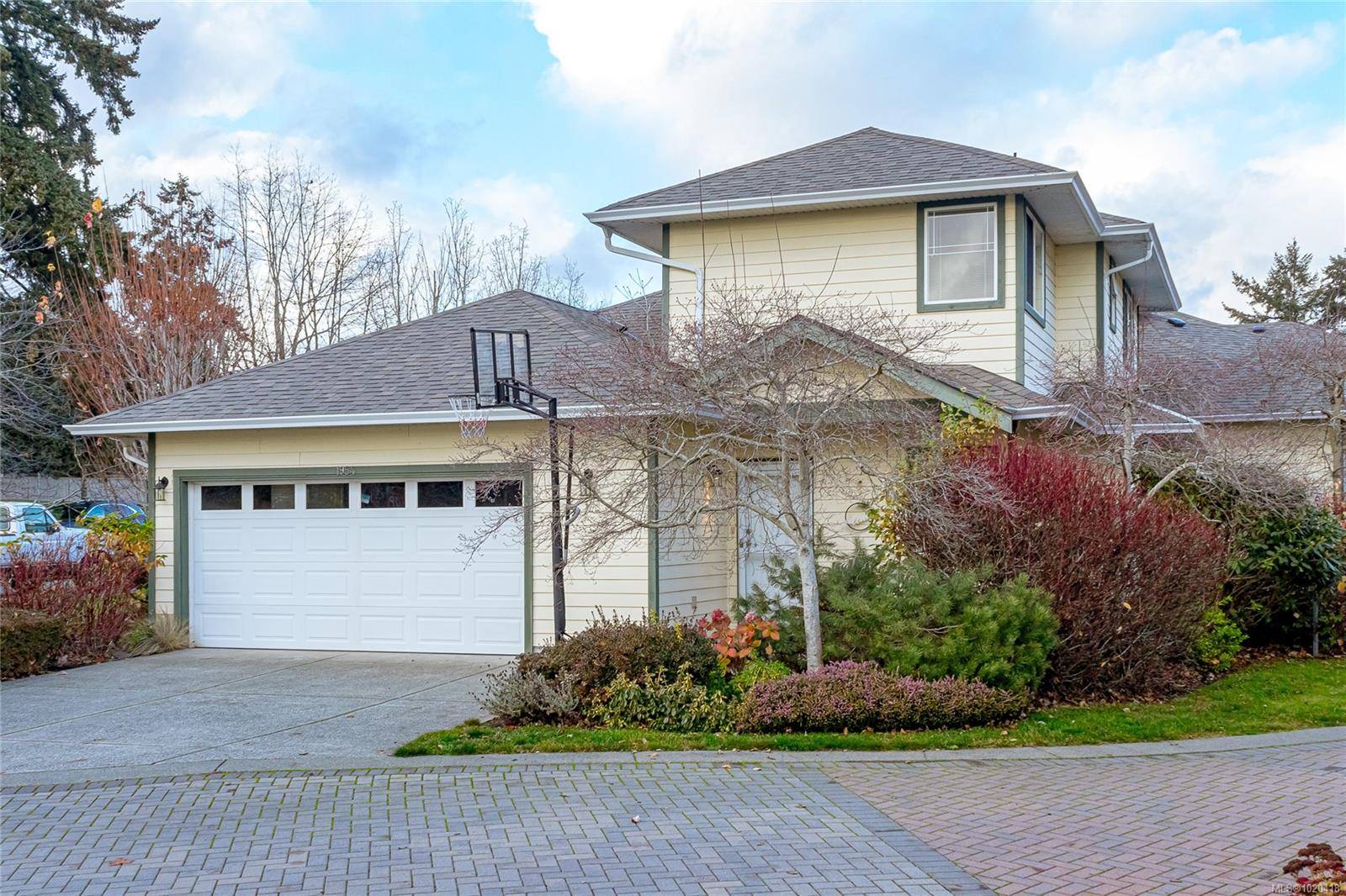 Central Saanich, BC V8M 2K1,1954 Polo Park Crt