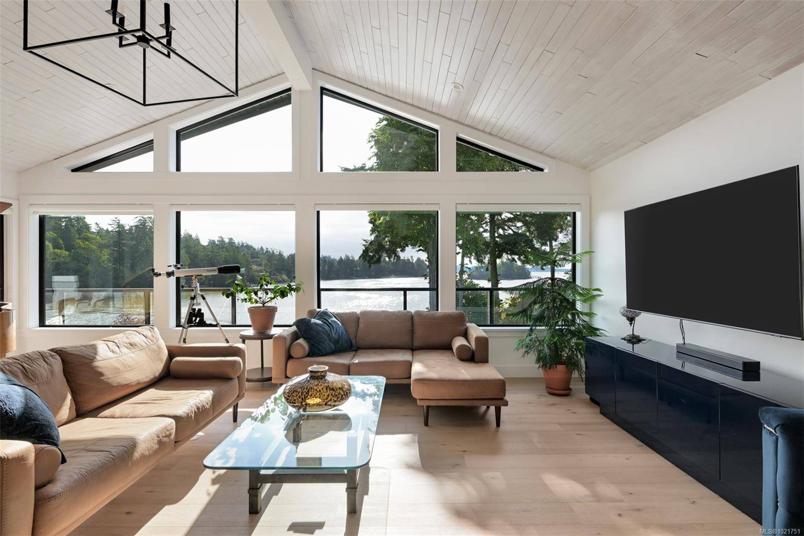 View Royal, BC V9B 1E6,8 Woodville Pl