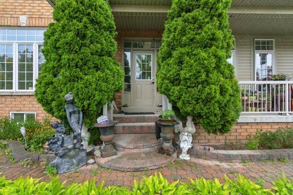 Toronto E11, ON M1X 1T5,3 Osprey CT