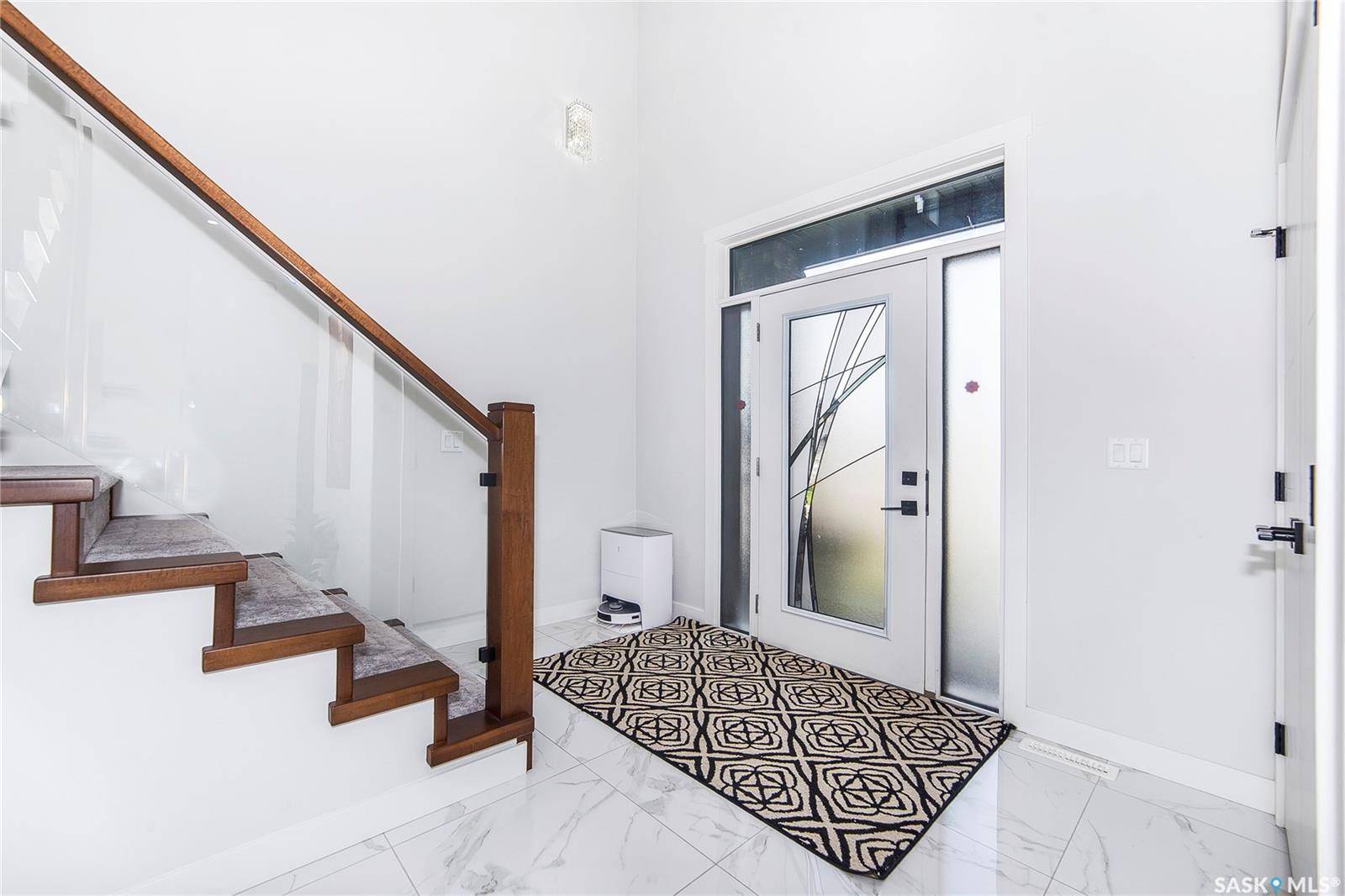 Saskatoon, SK S7W 1C8,124 Forsey AVENUE