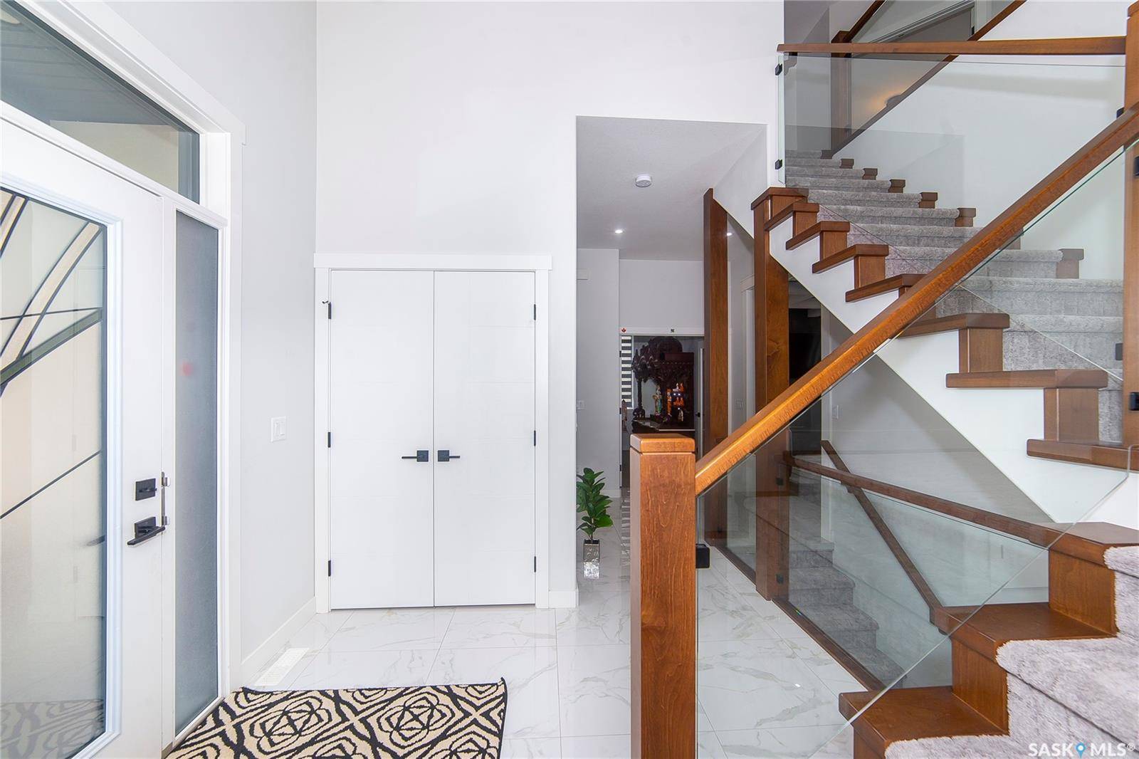 Saskatoon, SK S7W 1C8,124 Forsey AVENUE