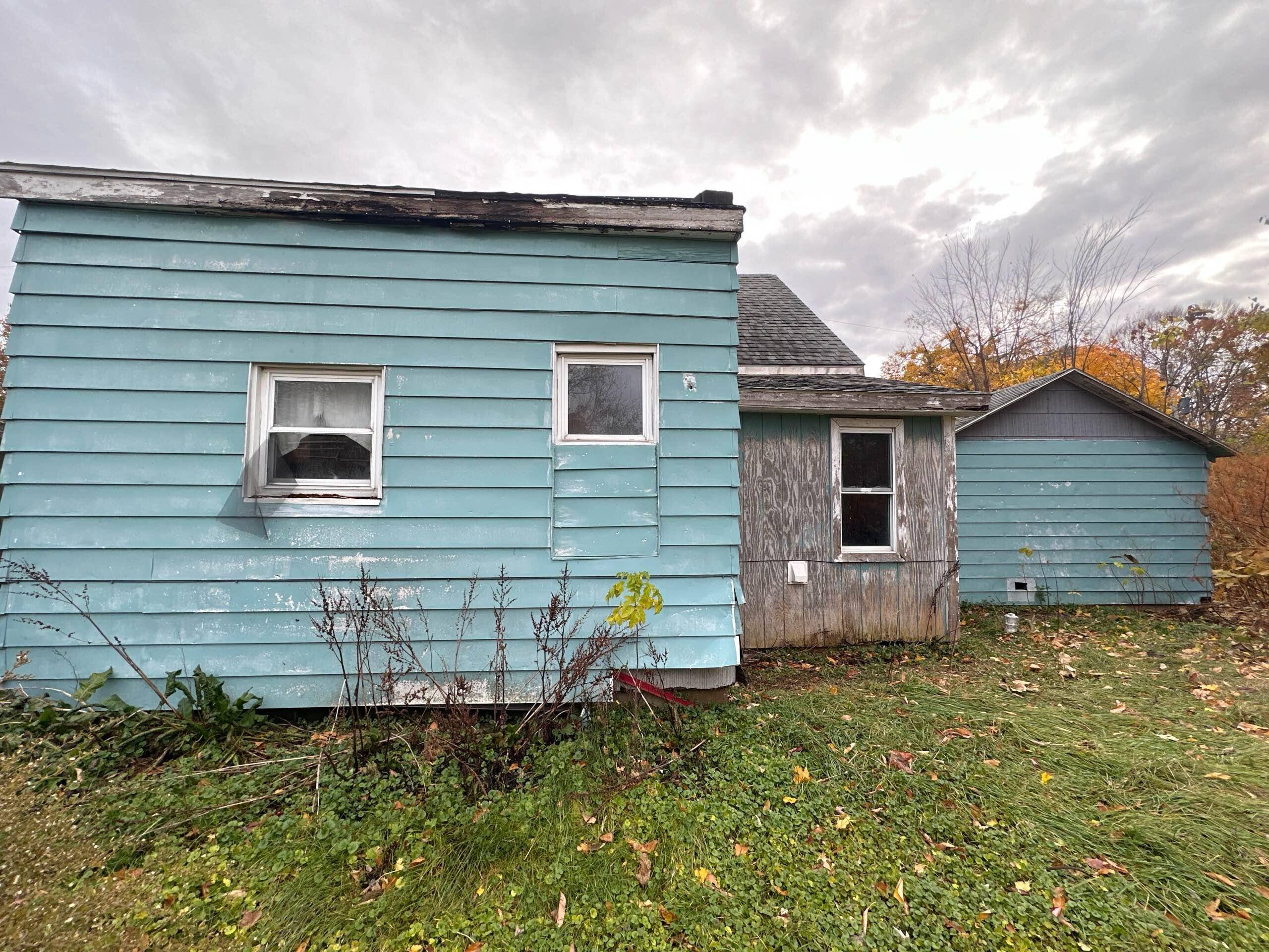 Benton Harbor, MI 49022,490 4th ST